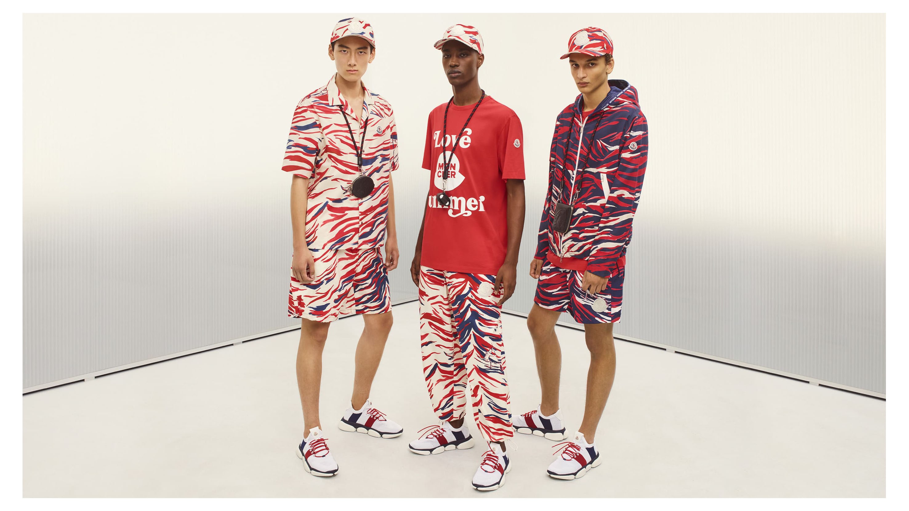 【関税&送料込】Moncler Mon Summer ブラック Mon Summerサンダル : サンダルとスライダー 向けの