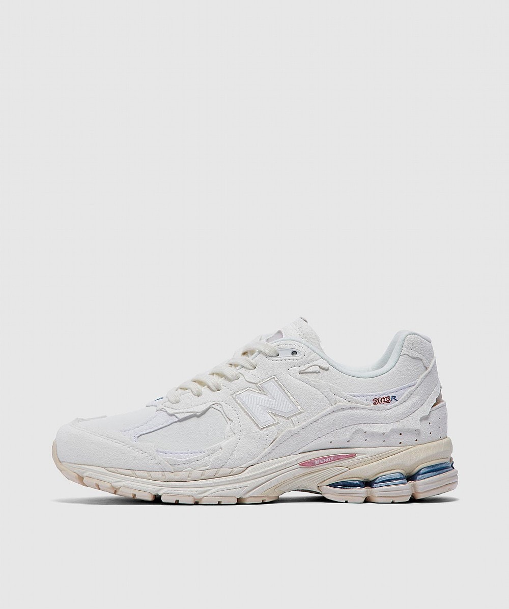 New Balance M2002R Decon Sneaker (Beige - 6) - Size 6 - Men's, Unisex