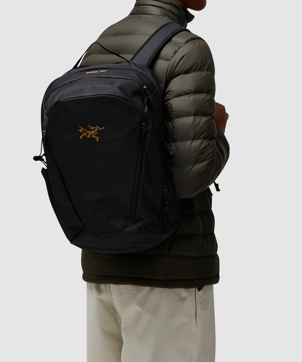 Arcteryx Mantis 26 backpack | BLACK | SEVENSTORE