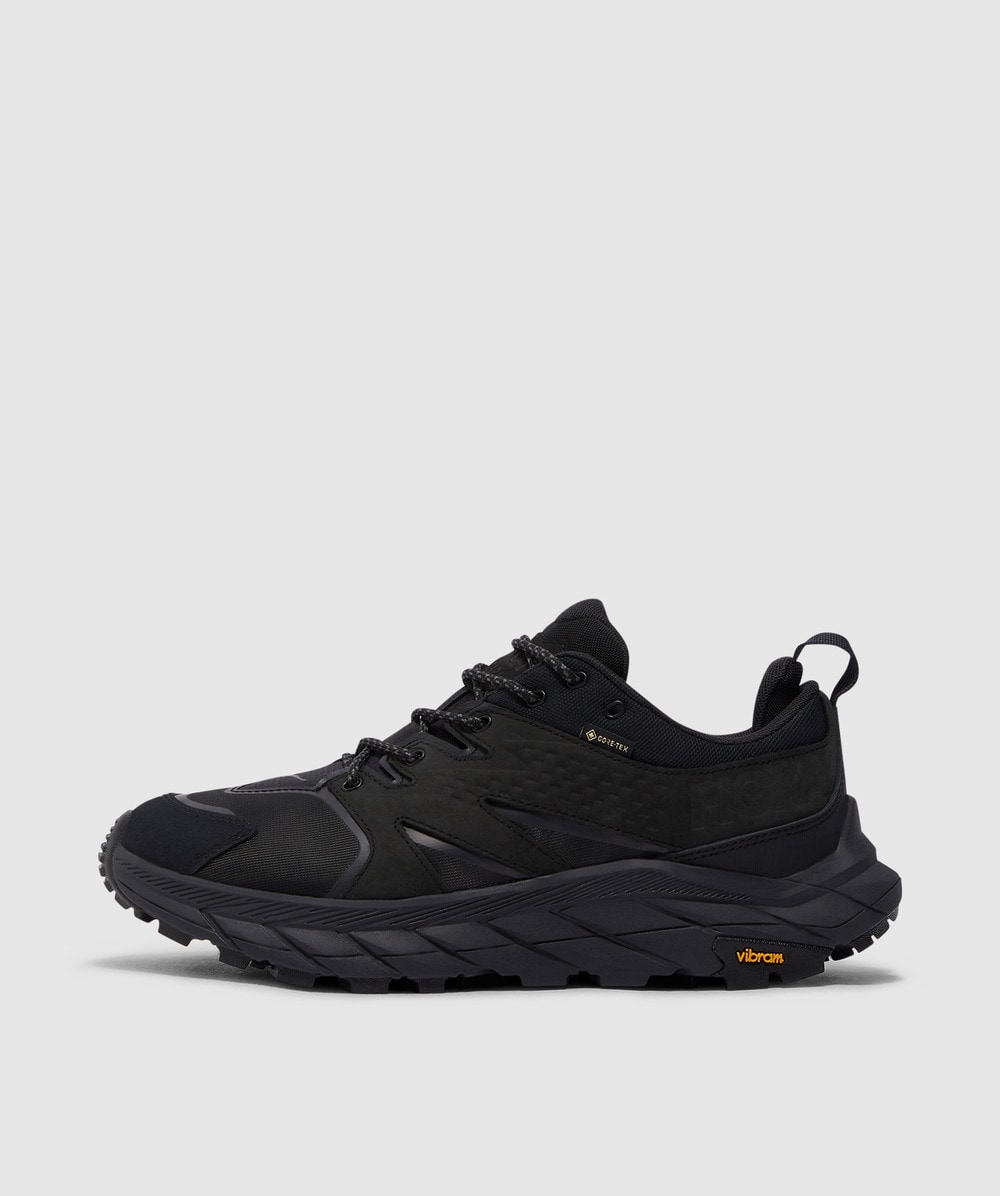 hoka one one m anacapa low gtx