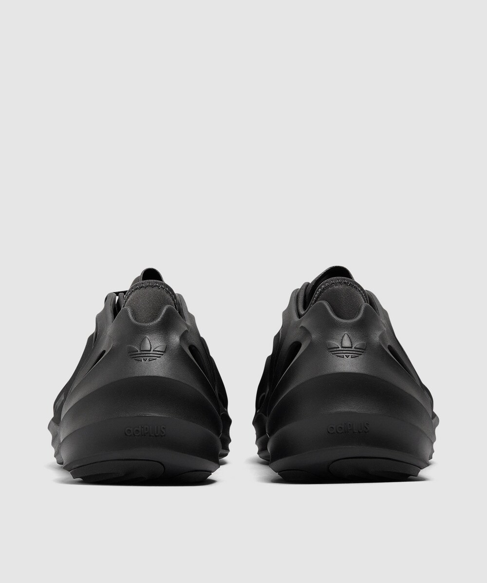 adifom quake black