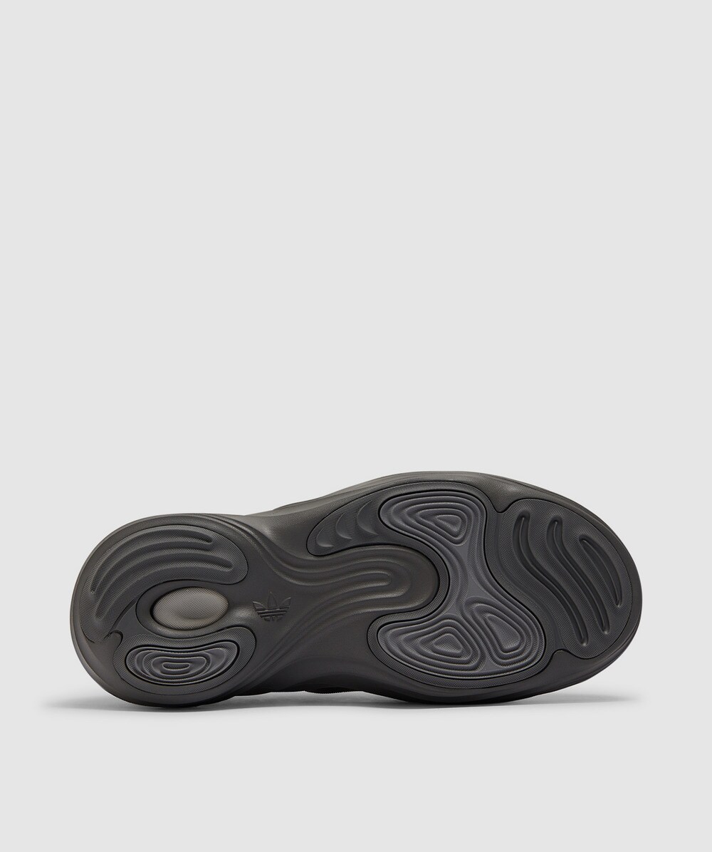 adifom quake black