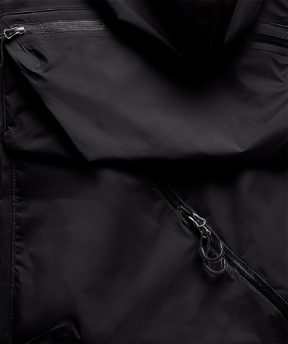 Comfy Outdoor Garment Covered shell coexist jacket | BLACK