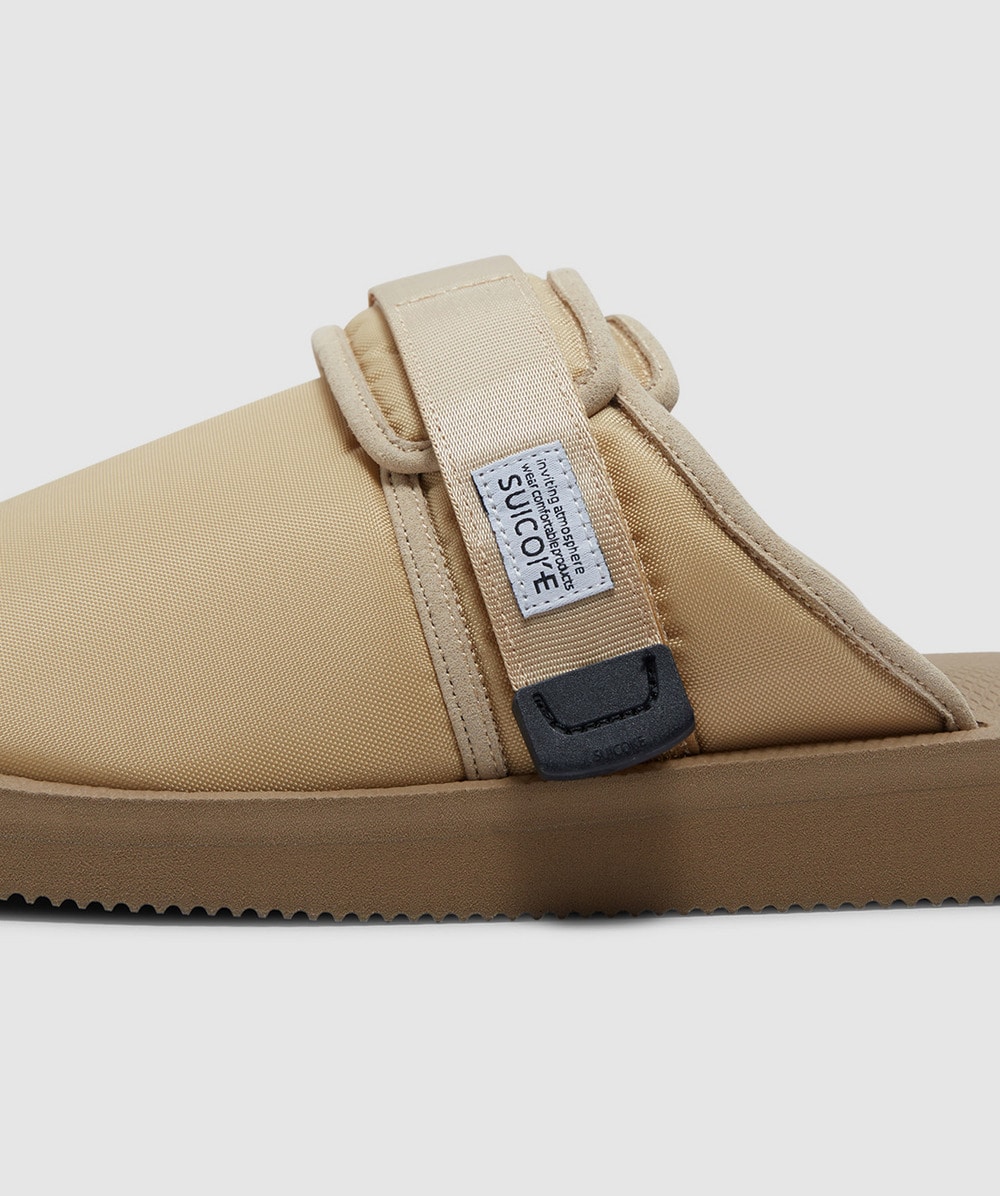 【関税込み】Suicoke ベージュ ZAVO-2EU ミュール Suicokeのベージュ ZAVO-2EU ミュールがセール中
