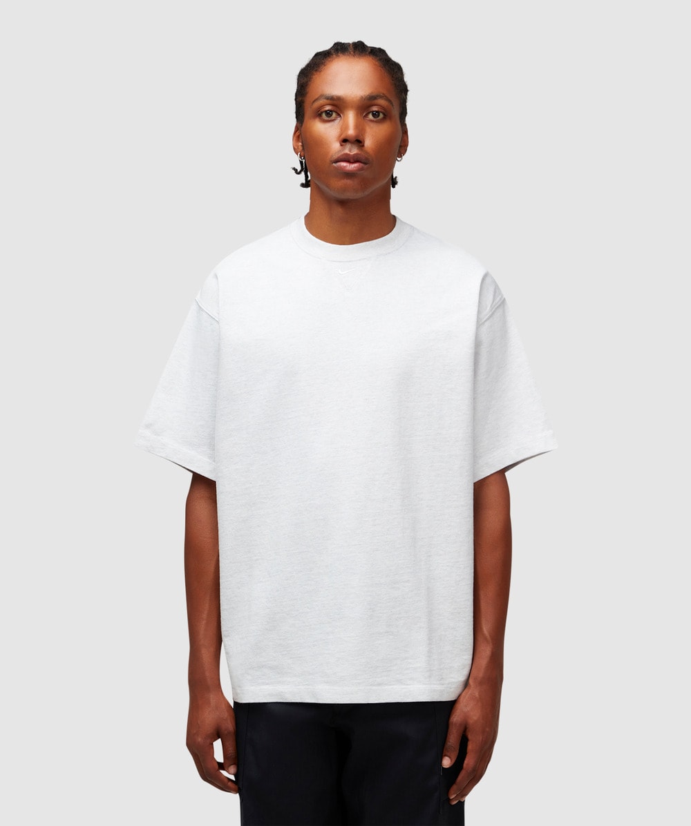Nike large best sale swoosh t shirt