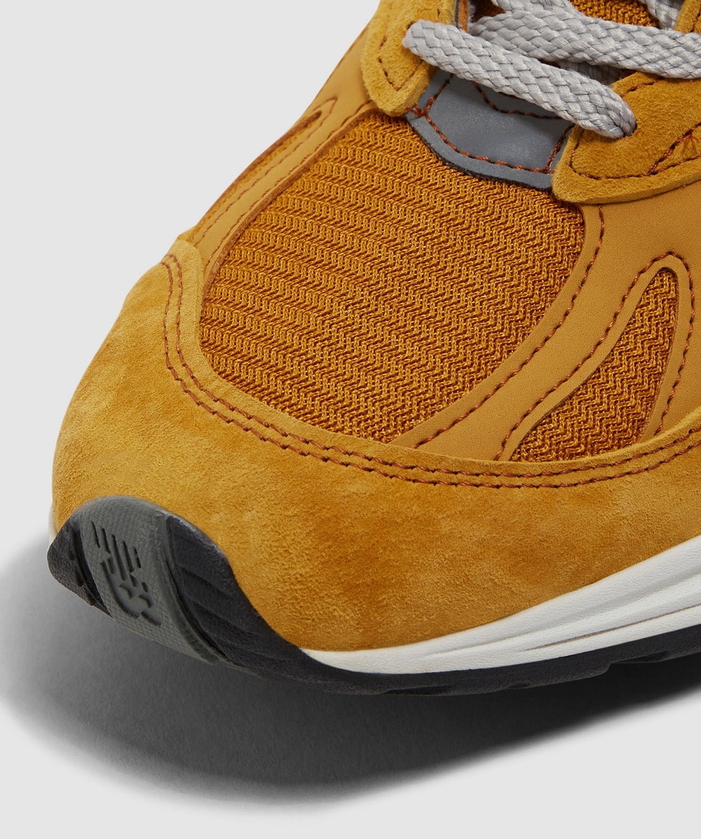 New Balance MIUK M991v2 sneaker | YELLOW | SEVENSTORE
