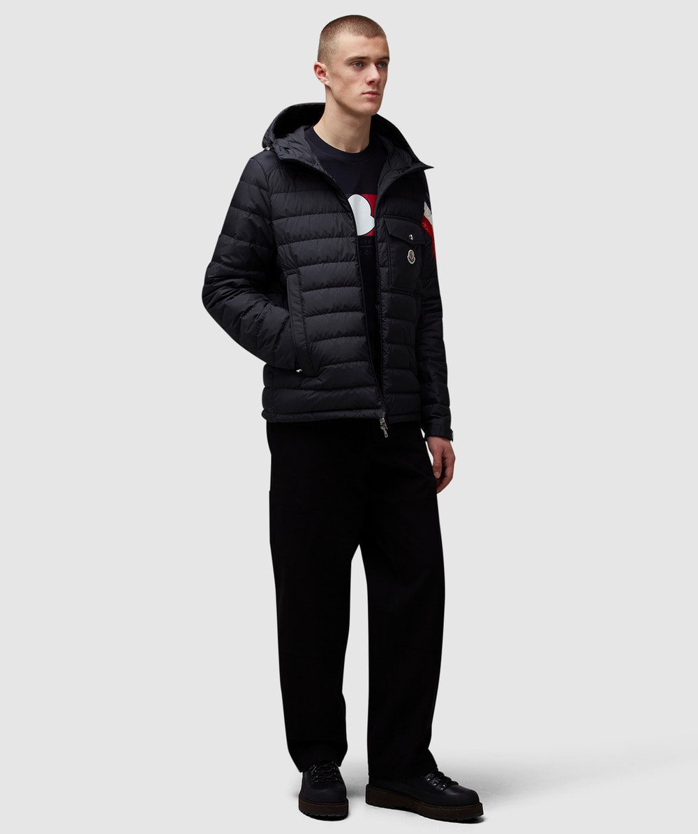 Moncler（モンクレール）- Berardie giubbotto（ベラーディ） BRAYE 1A00099 Jackets SORT from Moncler 2404,27 EUR