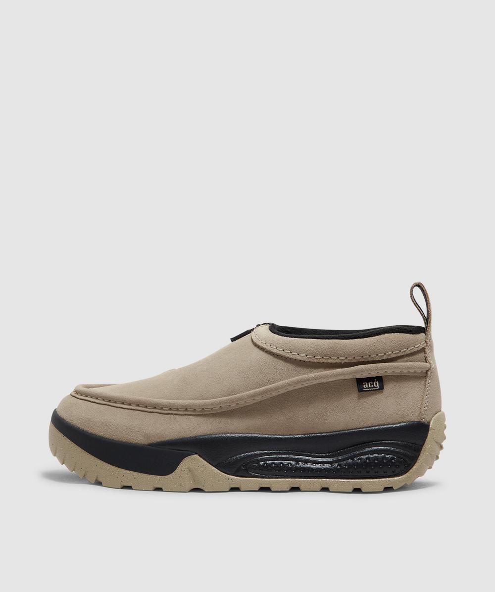 Nike Acg Izy Trainer In Khaki/limestone-black-lmstn