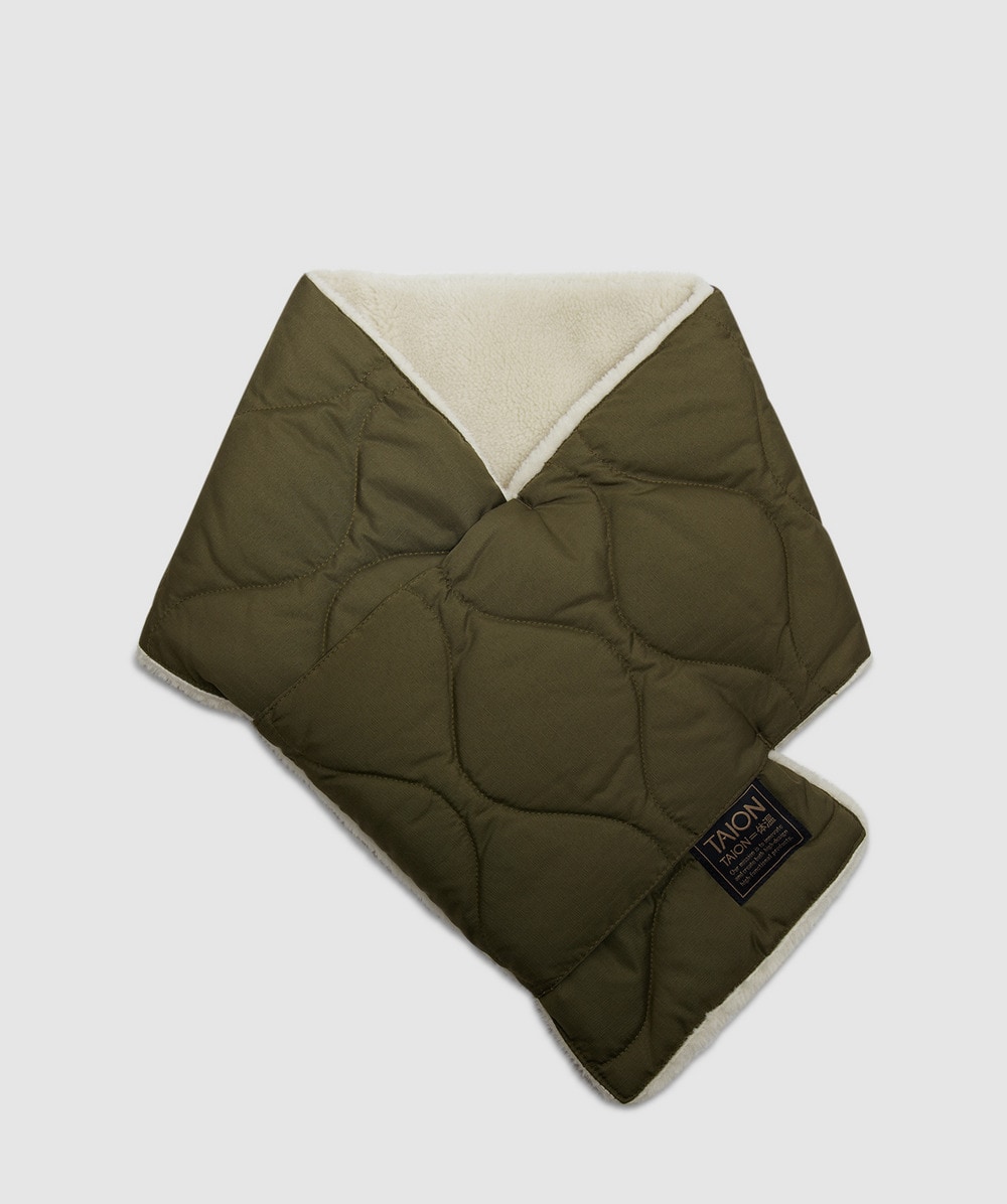 Taion Military Reversible Down Scarf In D.olive�cream