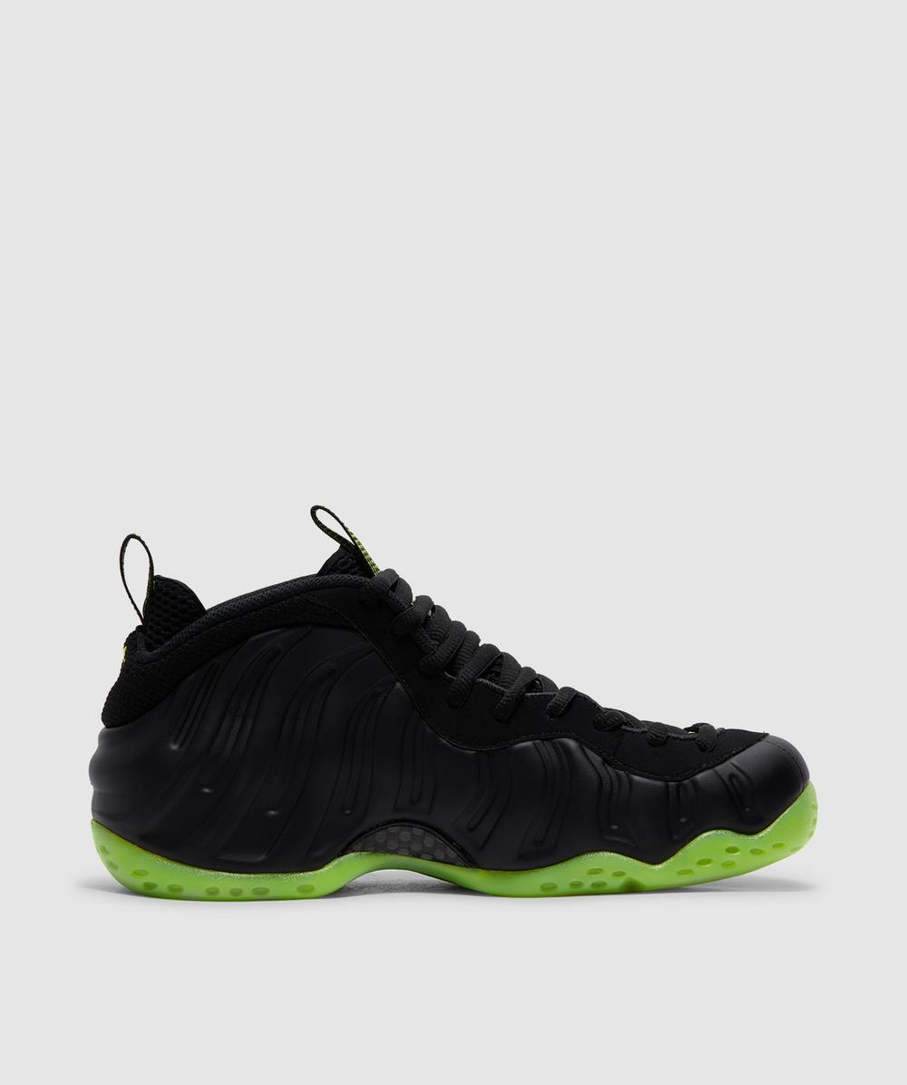 Nike Air Foamposite one sneaker | BLACK/VOLT | SEVENSTORE