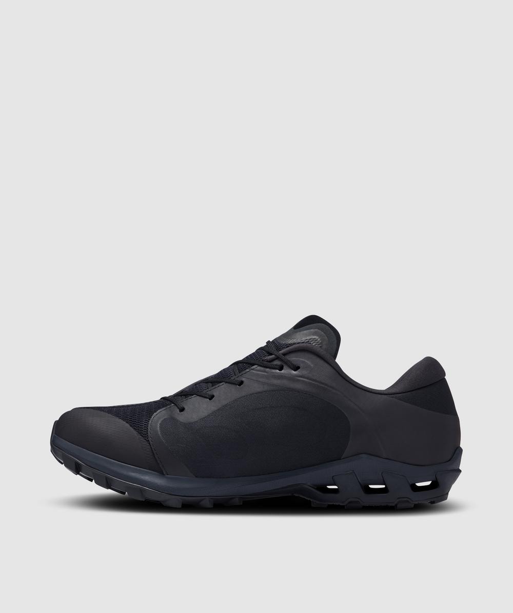 On X PAF cloudventure peak sneaker | ALL BLACK | SEVENSTORE