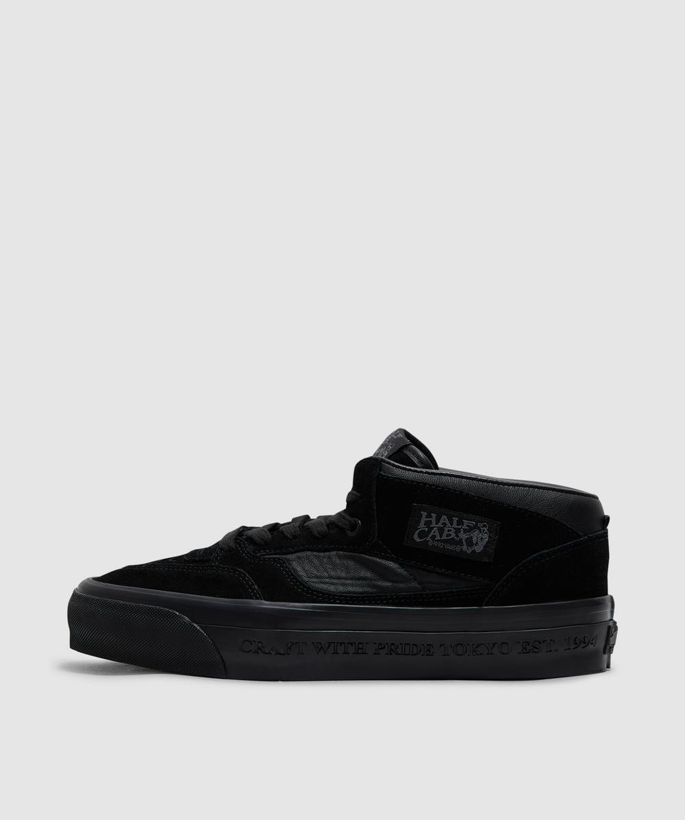 Vans X Neighborhood Half Cab 33 Sneaker In Black
