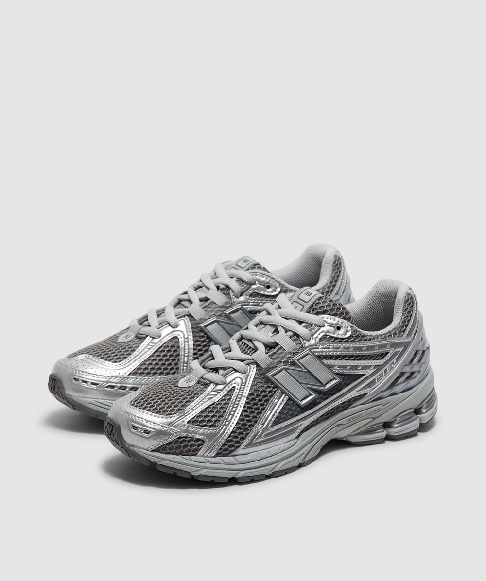 New Balance M1906RER Silver Metallic / Black · M1906RER