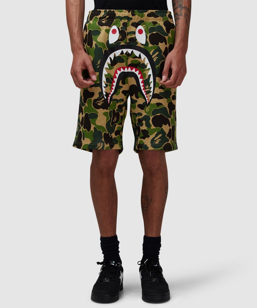 BAPE - A Bathing Ape Abc Camo Shark Sweatshort (Green - Xl) - Size XL, Male