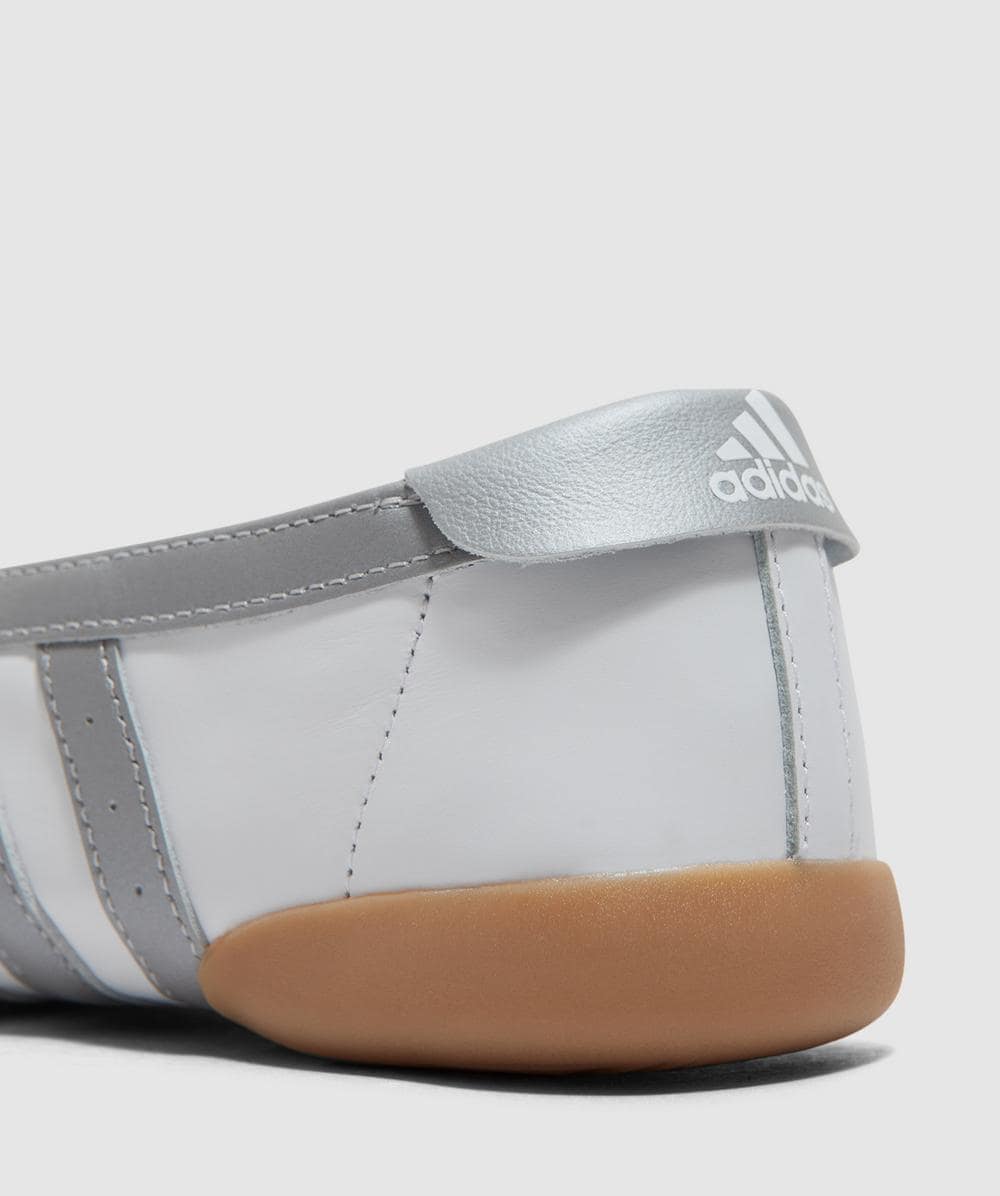 adidas TAEKWONDO MEI BALLET W シルバー adidas Taekwondo MEI Ballet Silver-Metallic JR7032