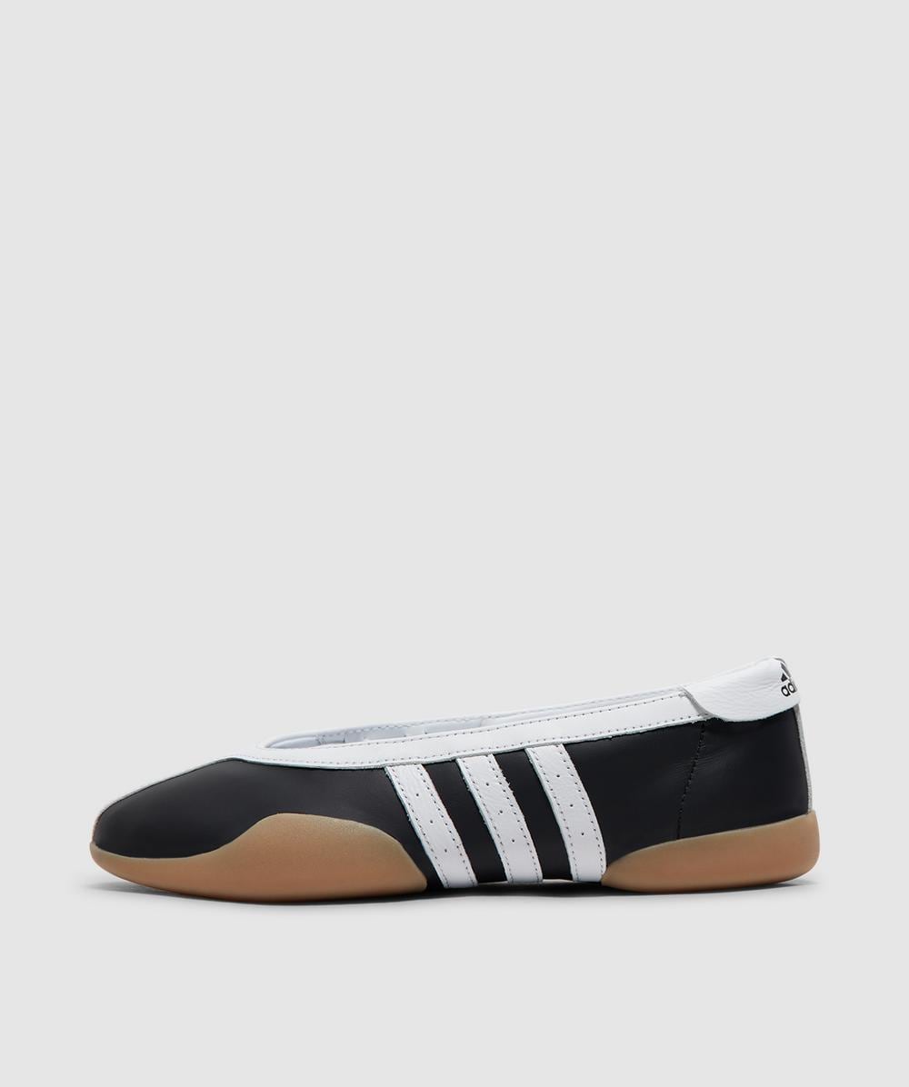 adidas Taekwondo Mei Ballet Sneaker (Core Black/Ftwr White/Gum 3 - 5) - Size 5 - Women's, Unisex
