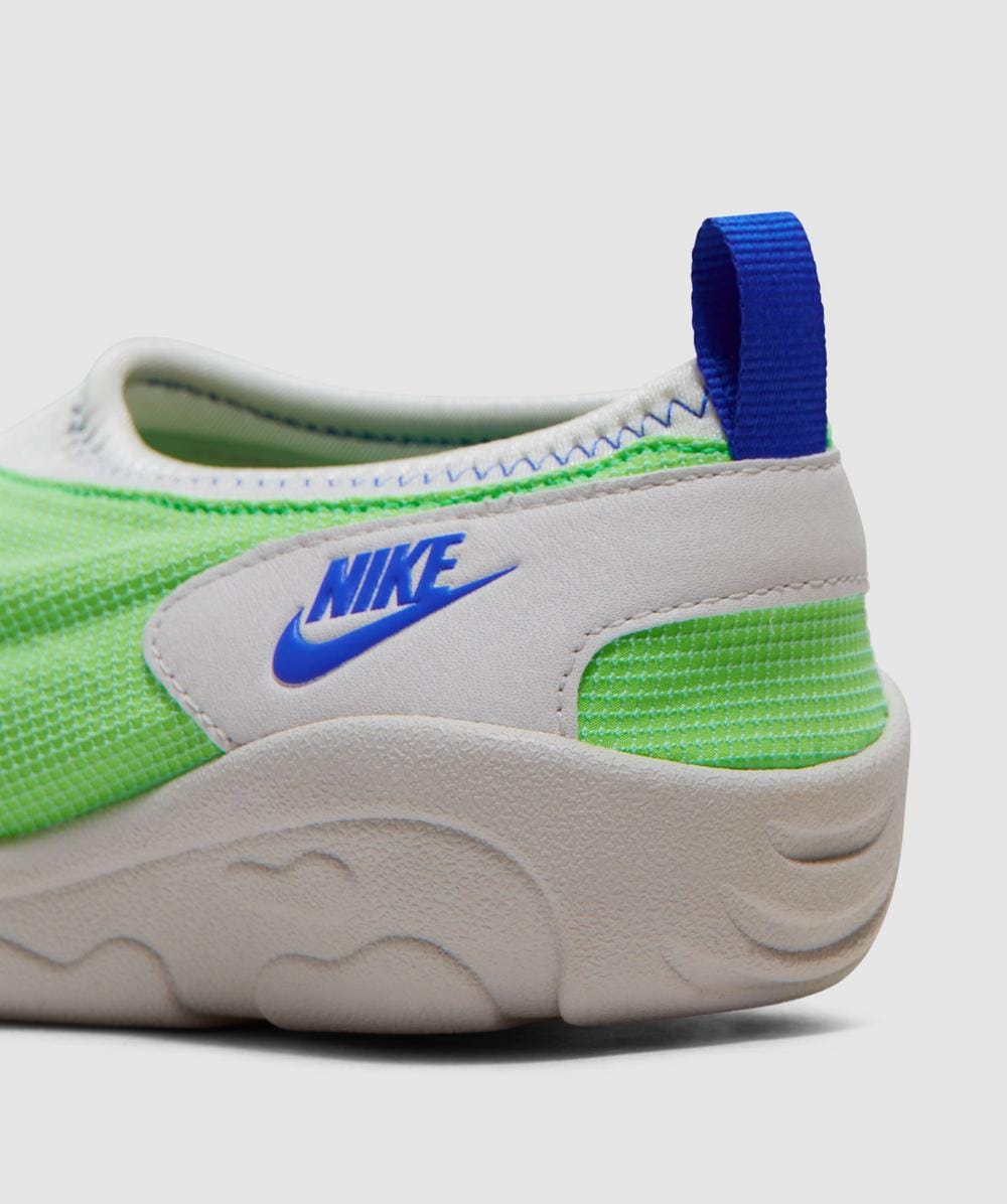 nike aqua color shoes