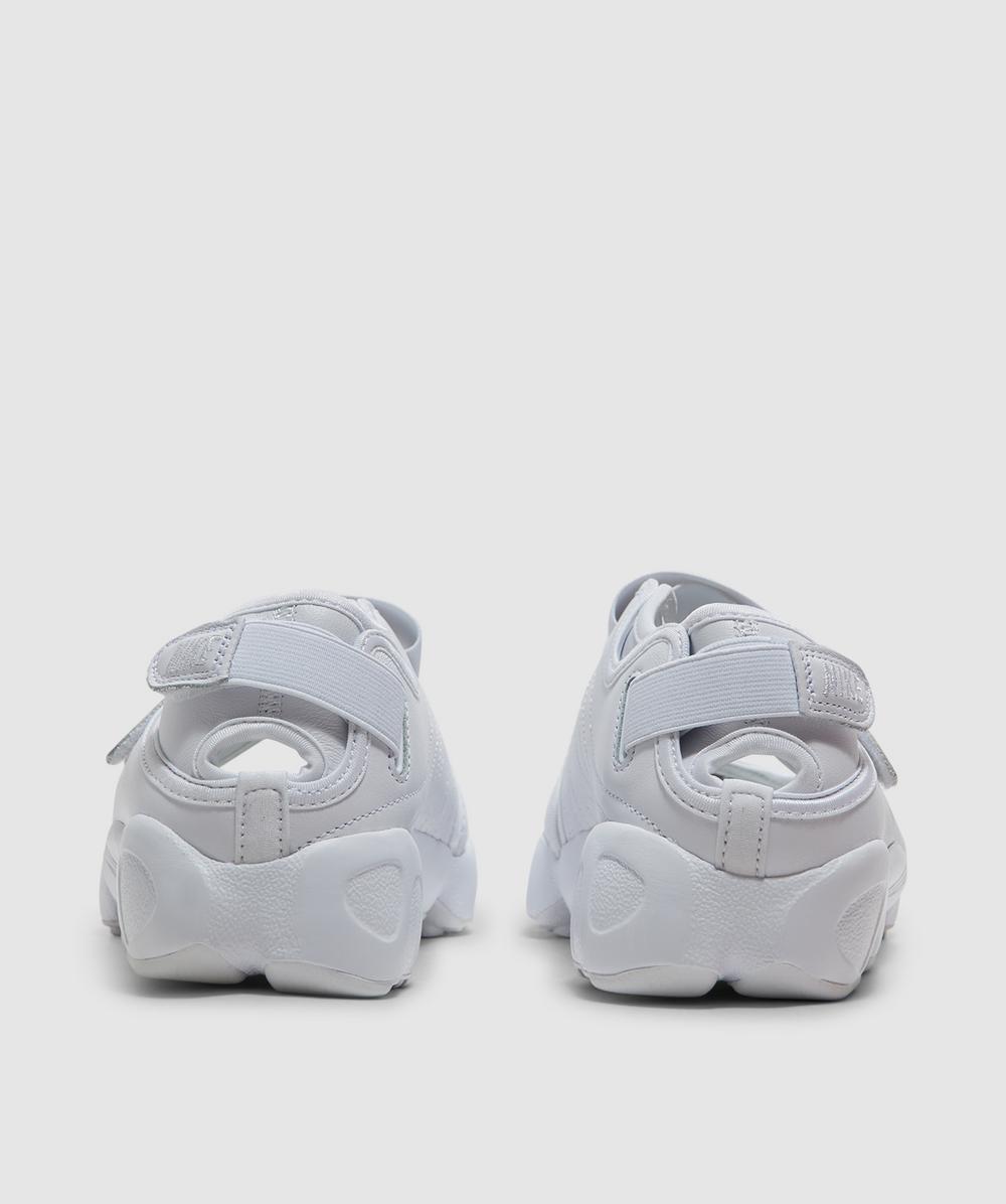 white nike rifts junior