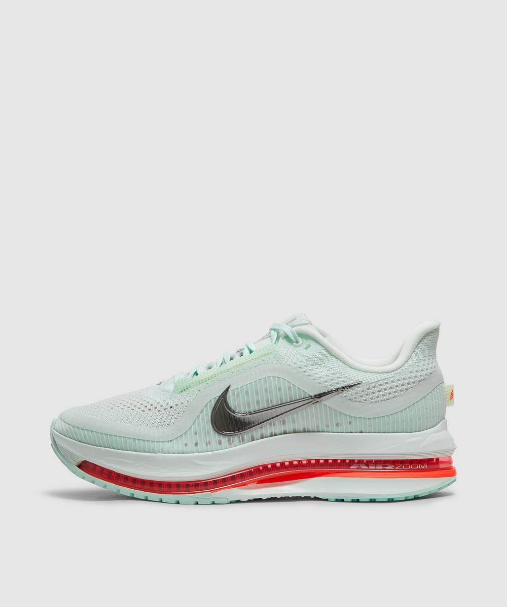 Nike Pegasus Premium Sneaker In Green
