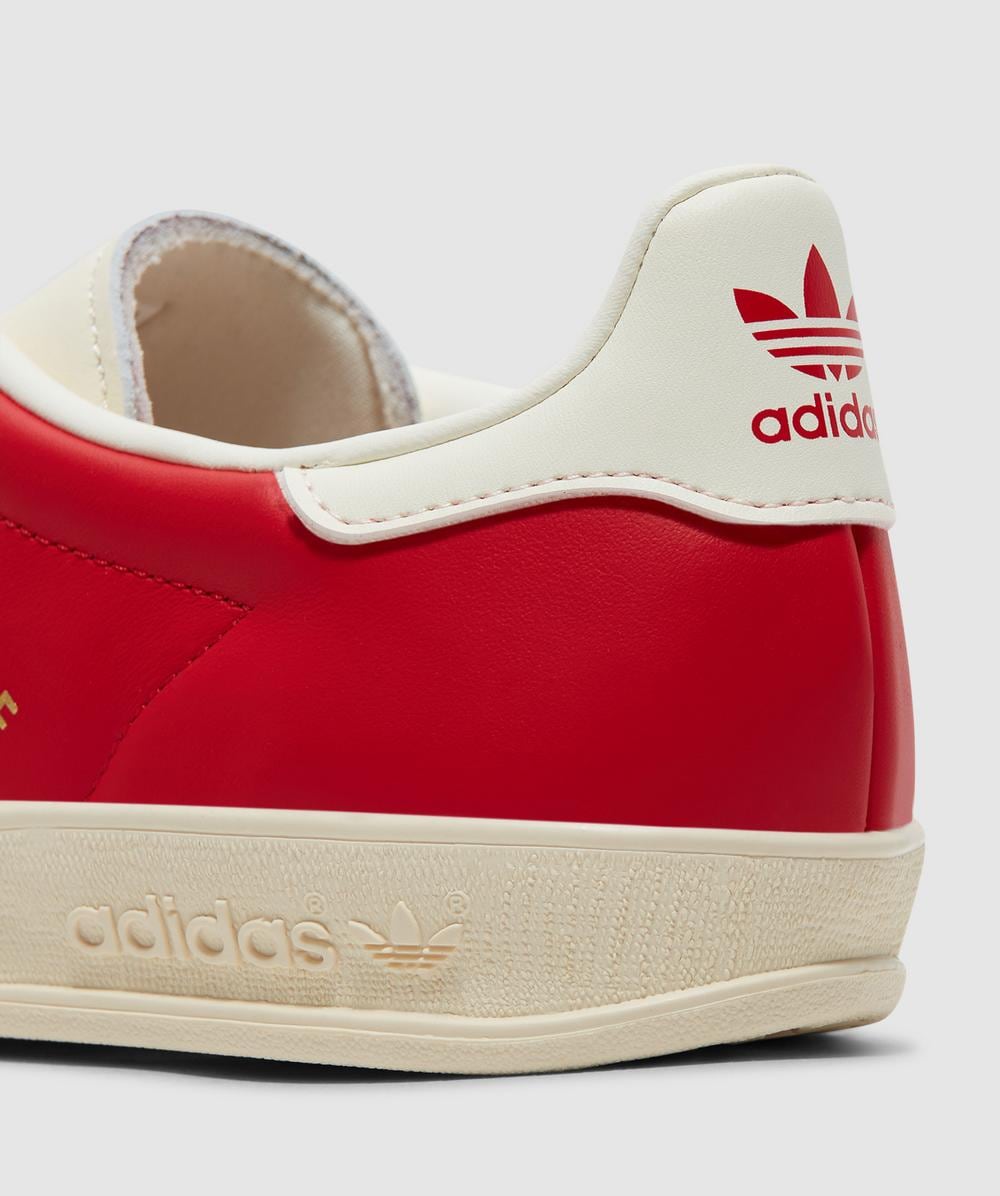 adidas Gazelle Indoor Sneaker (Better Scarlet/Cream White/Gold Met. - 6)