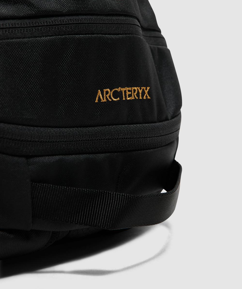 Arcteryx Mantis 16 backpack | BLACK | SEVENSTORE