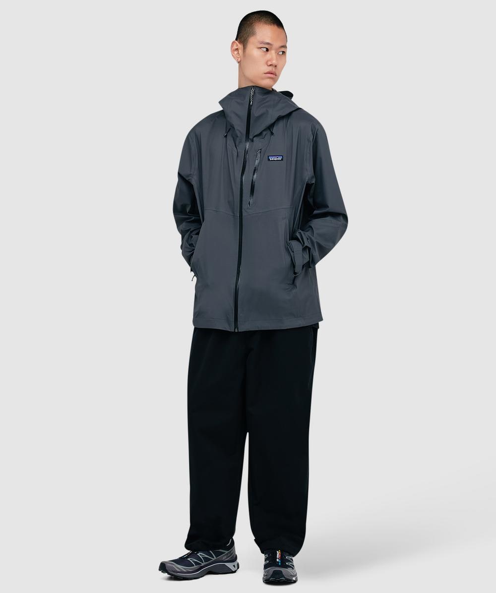 Patagonia Granite crest rain jacket | FORGE GREY W/BLACK | SEVENSTORE