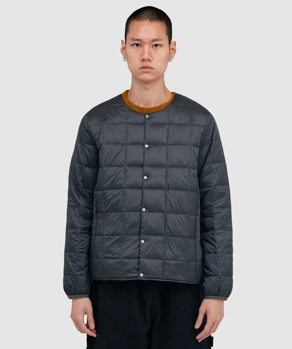 Taion Crewneck Button Down Jacket In Gray