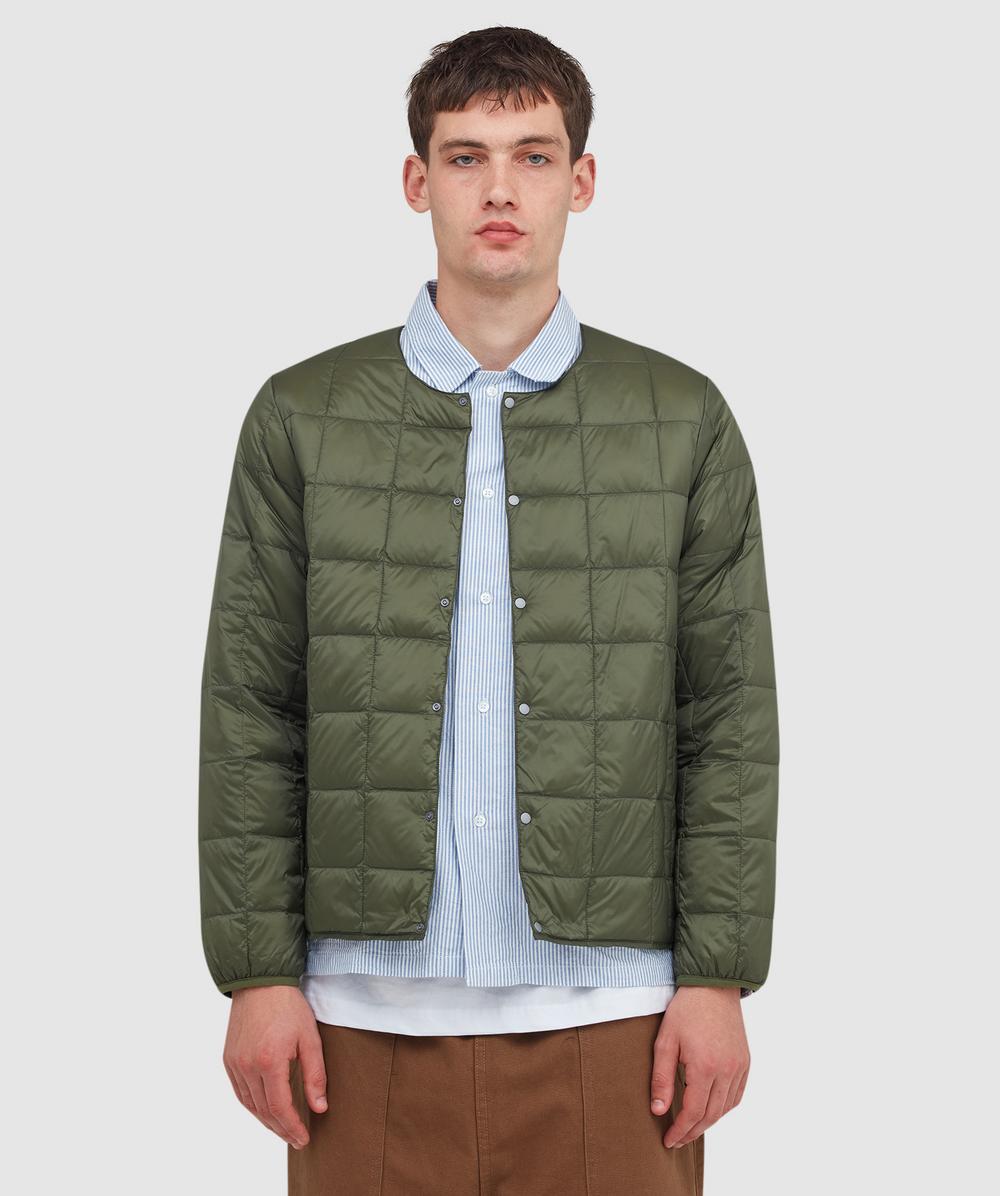 Taion Crewneck Button Down Jacket In Green