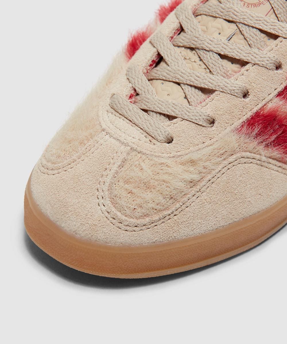 adidas Gazelle indoor sneaker | MAGIC BEIGE/TEAM VICTORY RED/GUM 3 |  SEVENSTORE