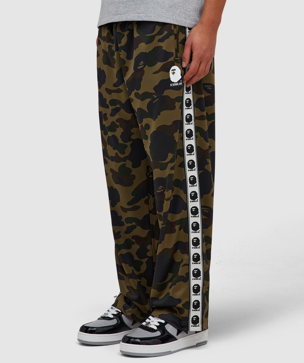 BAPE - A Bathing Ape 1st camo loose fit track pant | GREEN