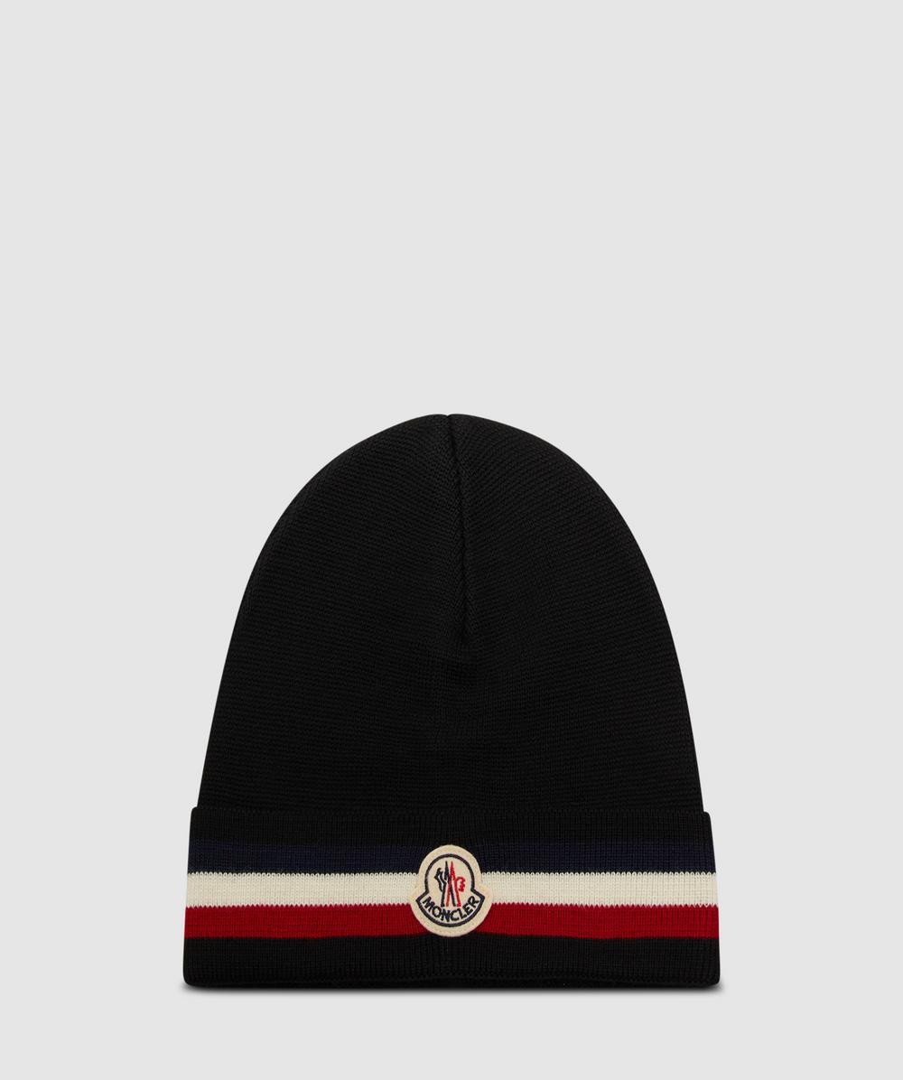 Moncler Ribbed Logo Beanie In Black