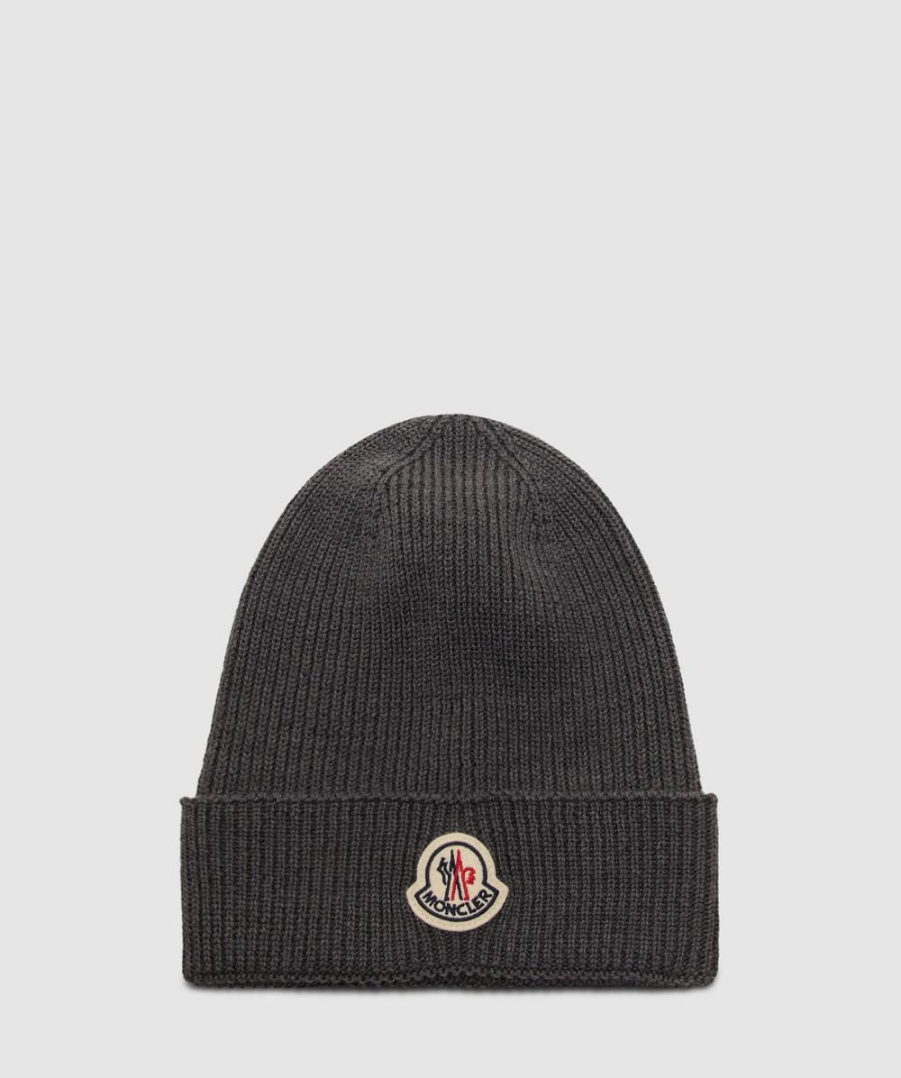 Moncler Knitted Logo Beanie In Gray