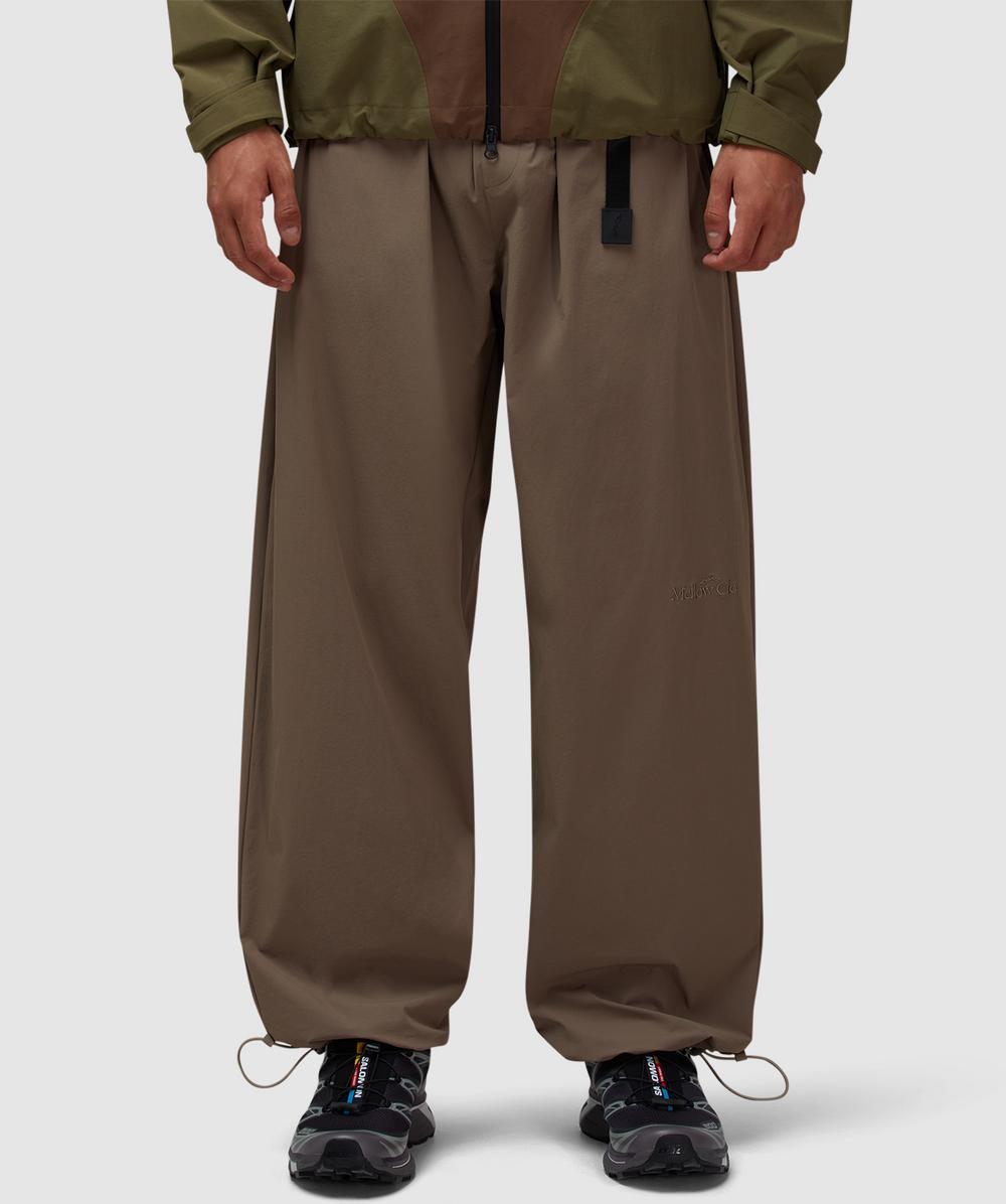 Mellow Clo Everyday Stretch Nylon Pant In Brown