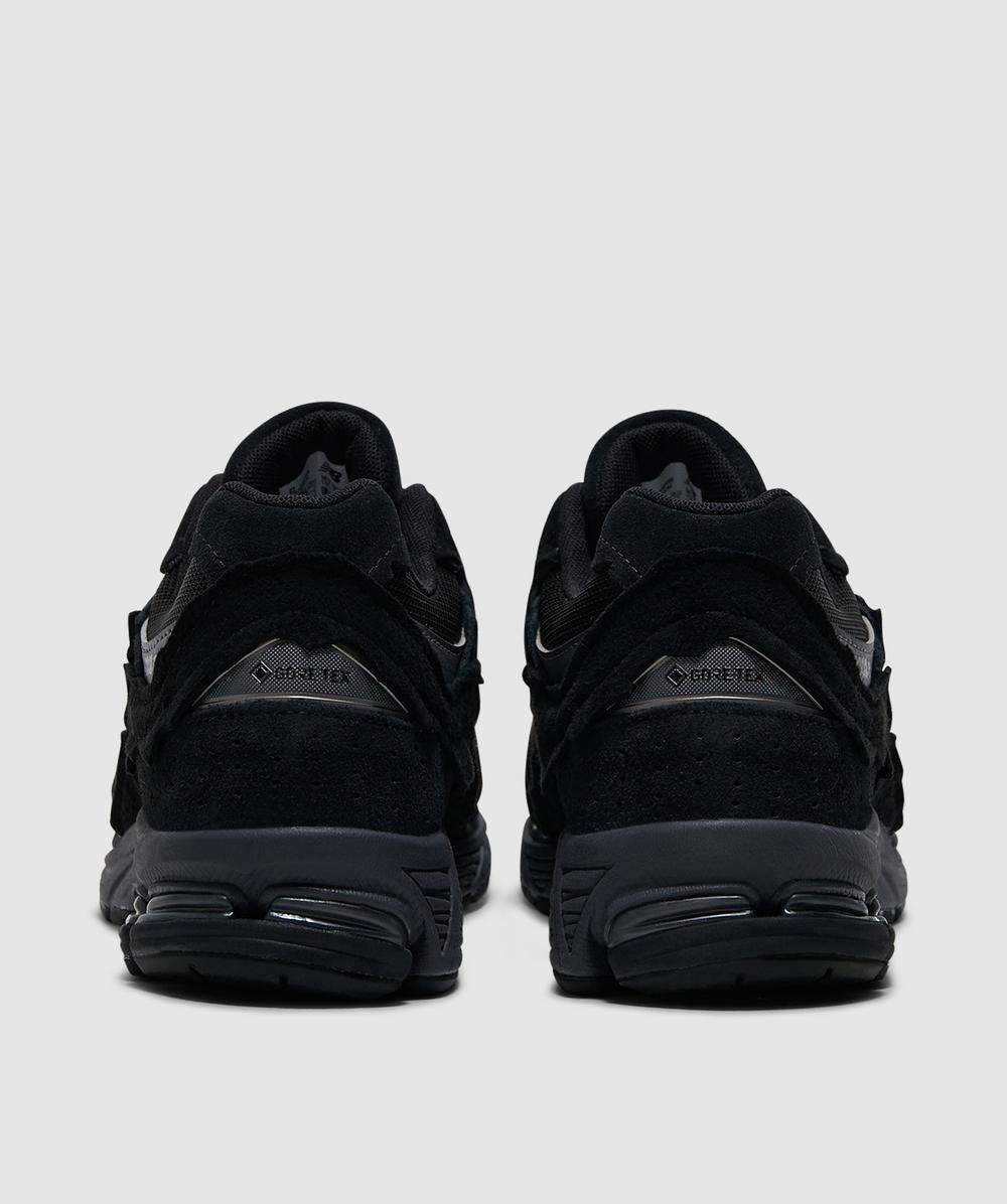 New Balance 2002R Gore-Tex protection pack sneaker | BLACK