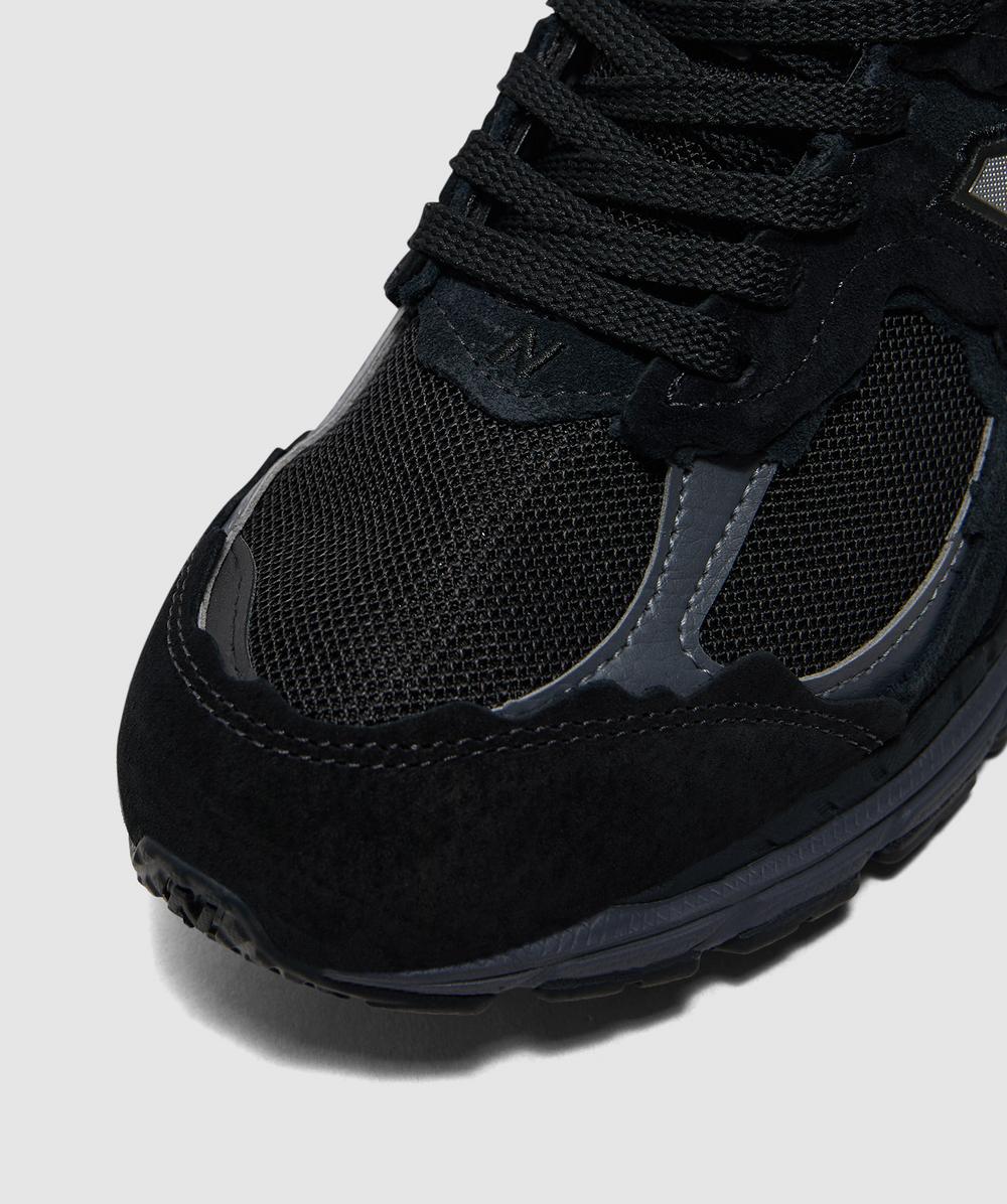 New Balance 2002R Gore-Tex protection pack sneaker | BLACK