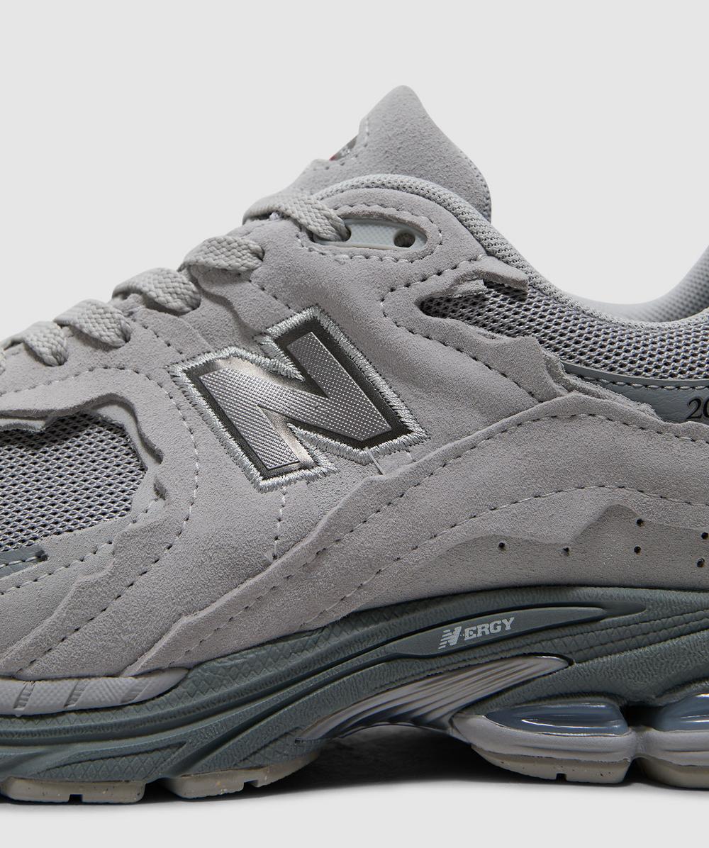 New Balance 2002R Gore-Tex protection pack sneaker | SLATE GREY