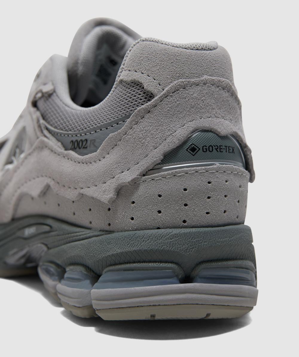 New Balance 2002R Gore-Tex protection pack sneaker | SLATE GREY