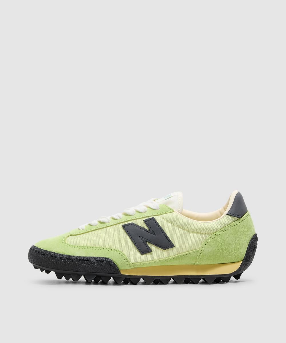 New Balance Men's Black Gator Run Sneaker (Dry Lime / Mosaic Green - 11) - Size 11