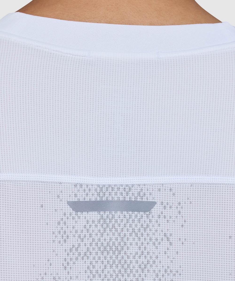 On Performance volt t-shirt | WHITE | SEVENSTORE