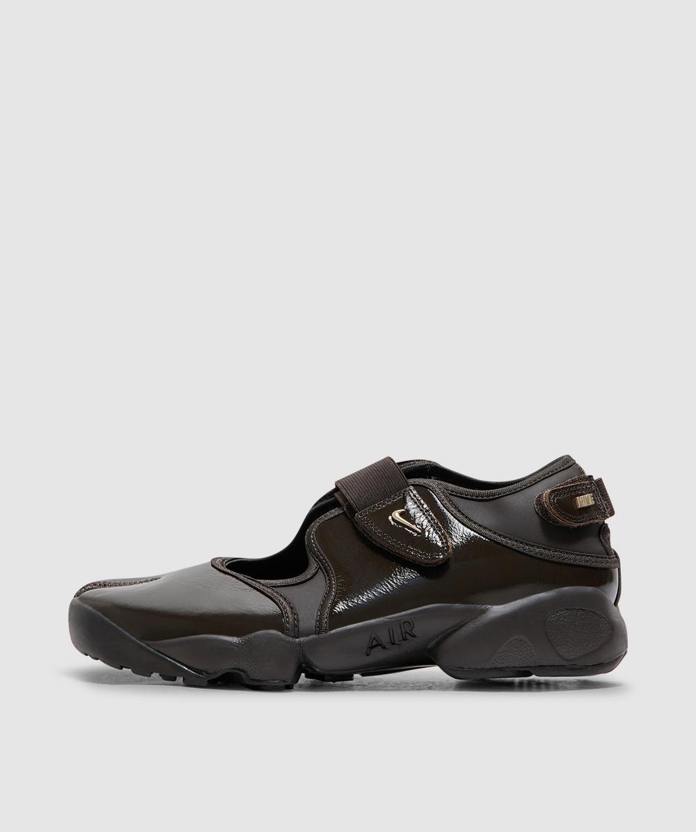 Nike Women's Brown Air Rift Sneaker (Velvet /Metallic Gold-Velvet - 5.5) - Size 5.5