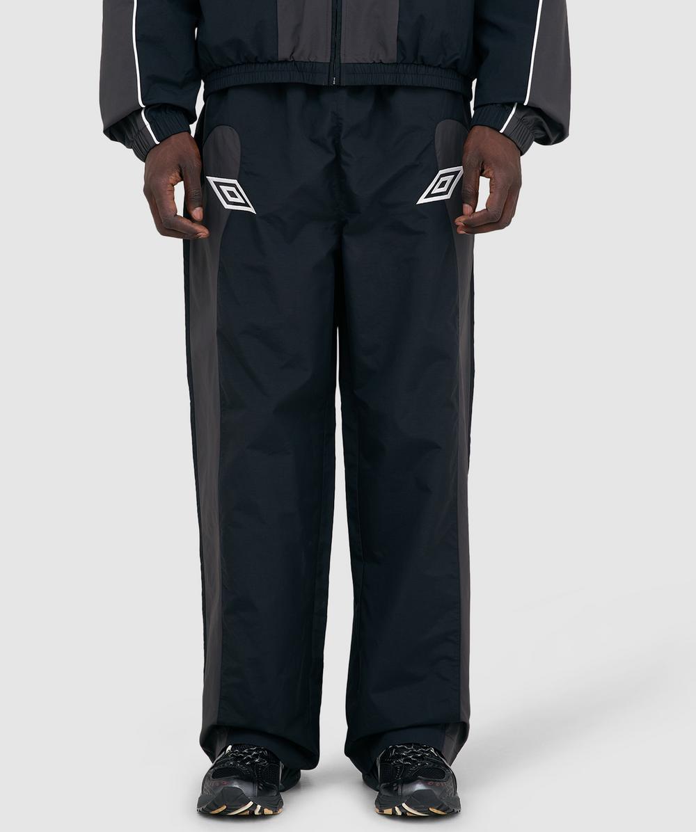 Umbro x Slam Jam Guarding tracksuit pant | BLACK/CHARCOAL | SEVENSTORE