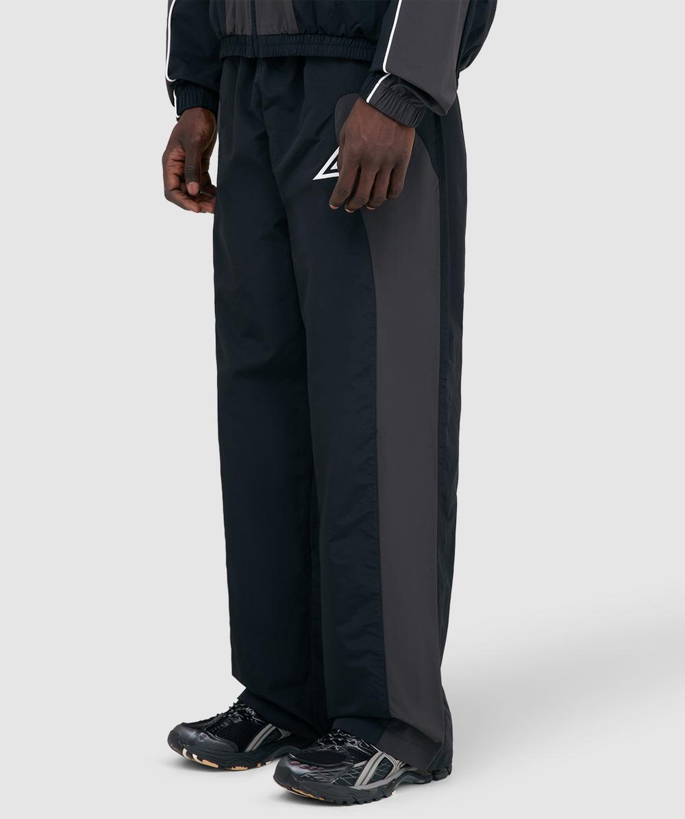 Umbro x Slam Jam Guarding tracksuit pant | BLACK/CHARCOAL | SEVENSTORE