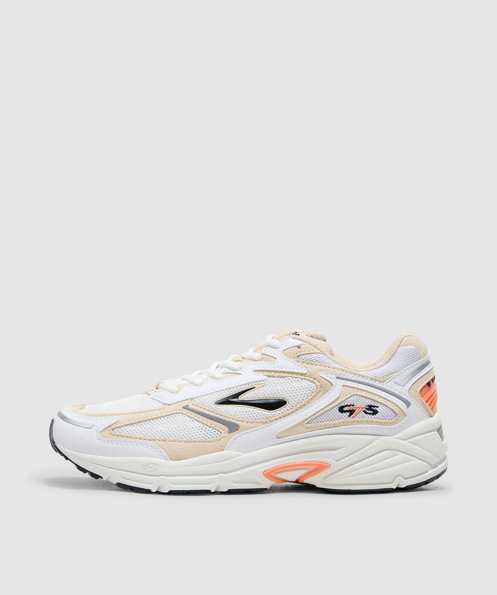 Brooks Adrenaline Gts 4 Sneaker In White