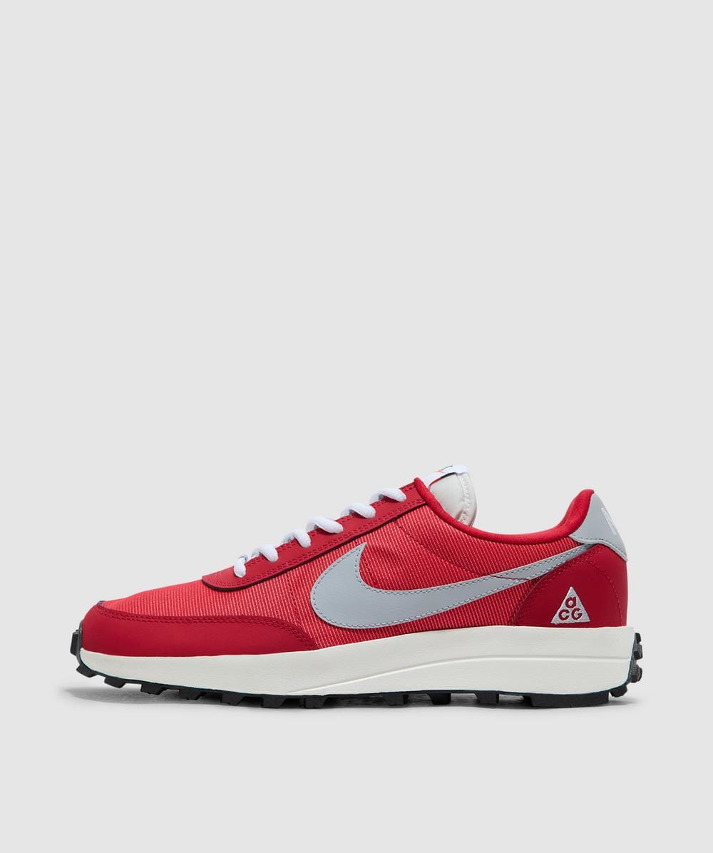 Nike Acg Ldv Sneaker In Red