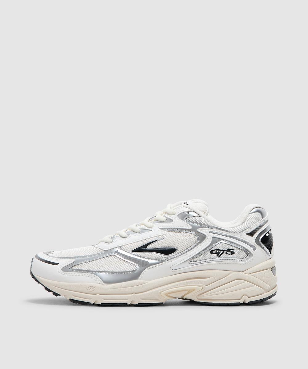 Brooks Adrenaline Gts 4 Sneaker In Beige
