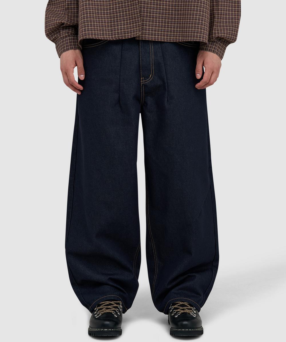 Estudio Niksen Raw Denim Balloon Jean In Blue