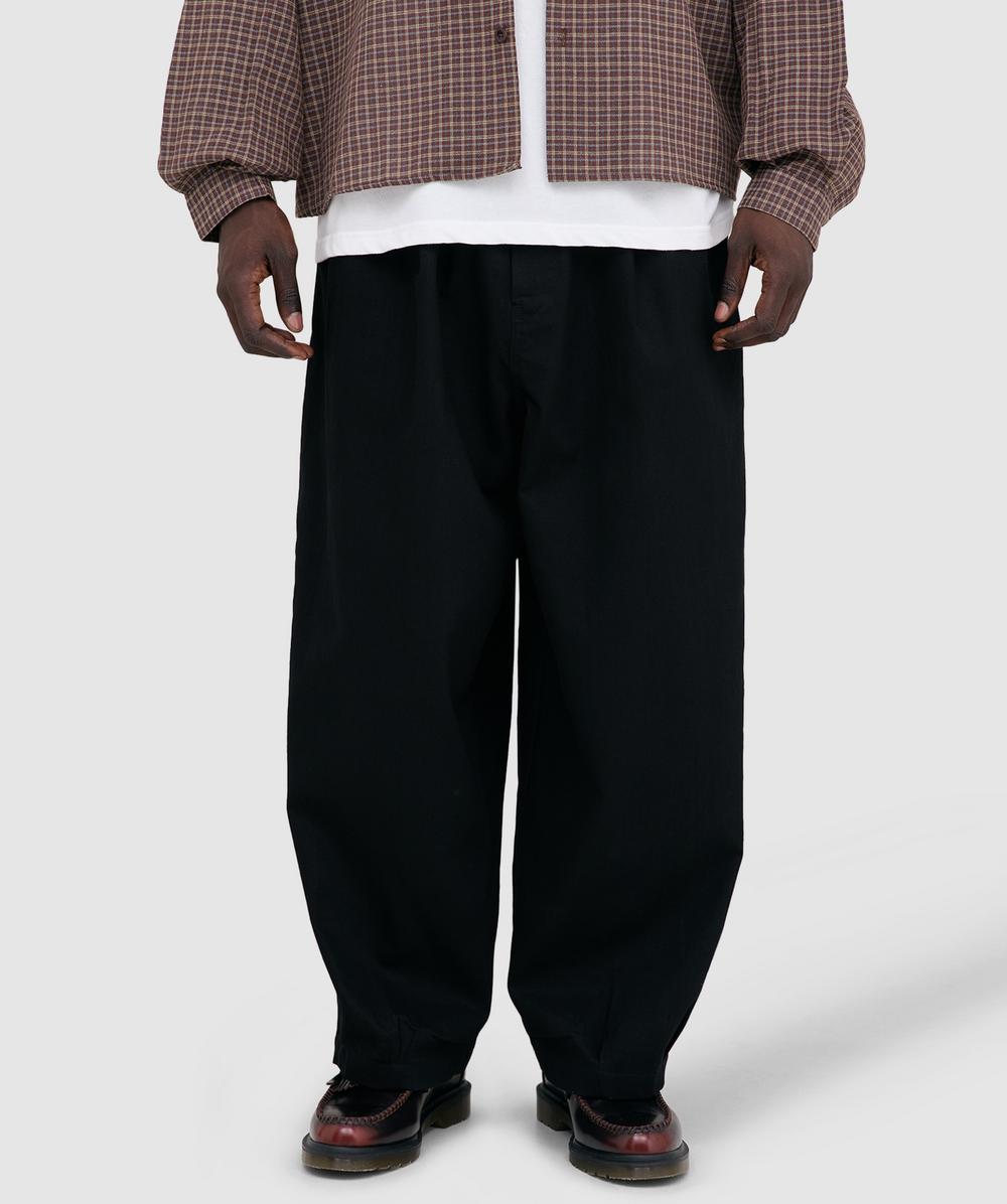 Estudio Niksen Pintuck Balloon Pant In Black