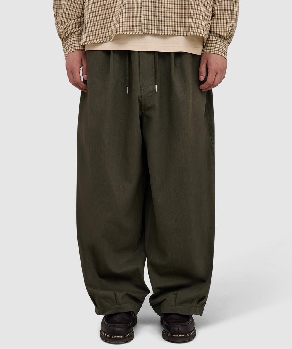 Estudio Niksen Pintuck Balloon Pant In Green