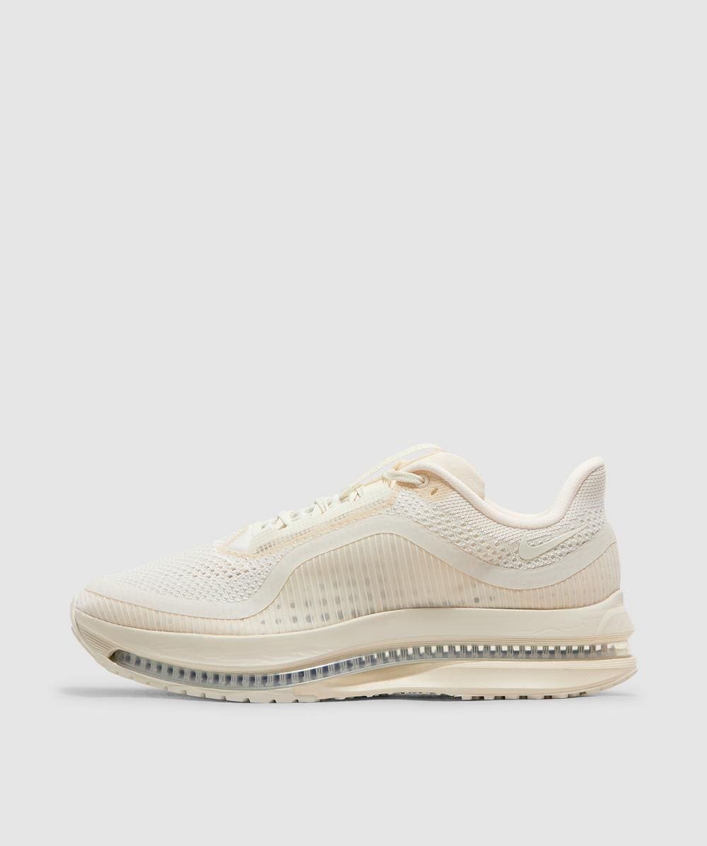 Nike Men's White Pegasus Premium Sneaker ( - 7) - Size 7