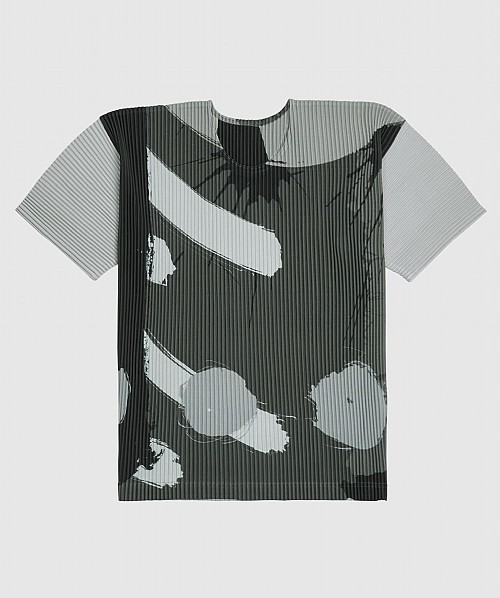 Click to view more detailed imagery on our partner's website Pleats Please Issey Miyake Big Brush Pleats T-shirt In Mixed